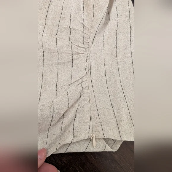 Vici Cream Sleeveless Top - Picture 3 of 4